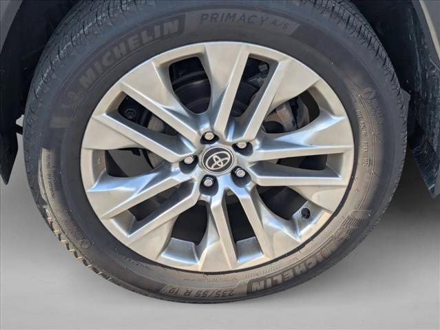 Used 2024 Toyota RAV4 XLE Premium FWD image 15