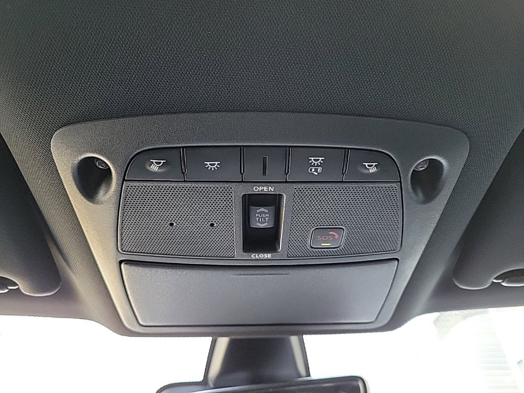 Used 2023 Nissan Maxima SR w/ Sport Mat Group FWD image 36
