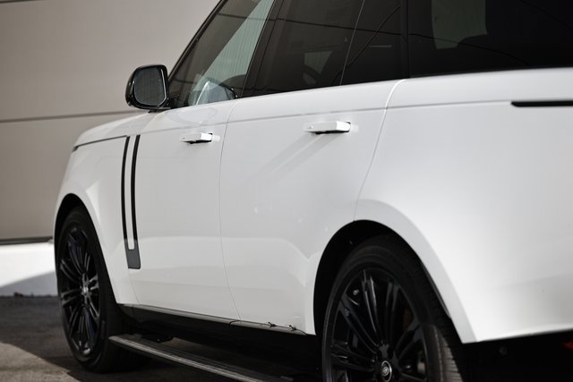 New 2025 Land Rover Range Rover SE image 12