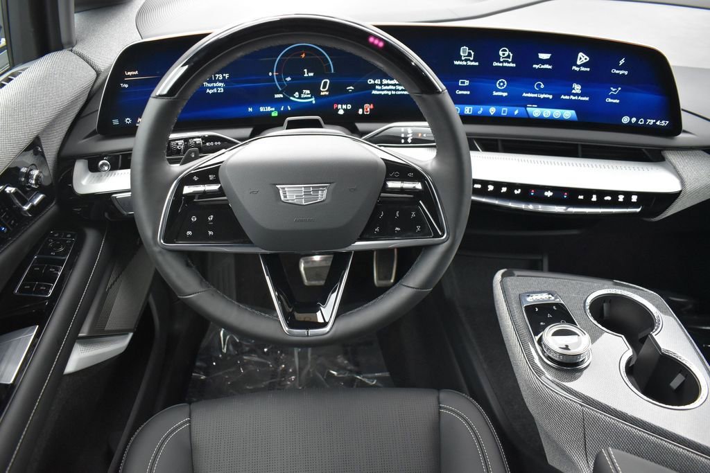 Certified 2025 Cadillac Optiq Sport 2 w/ LPO, Floor Liner Package AWD/4WD image 14