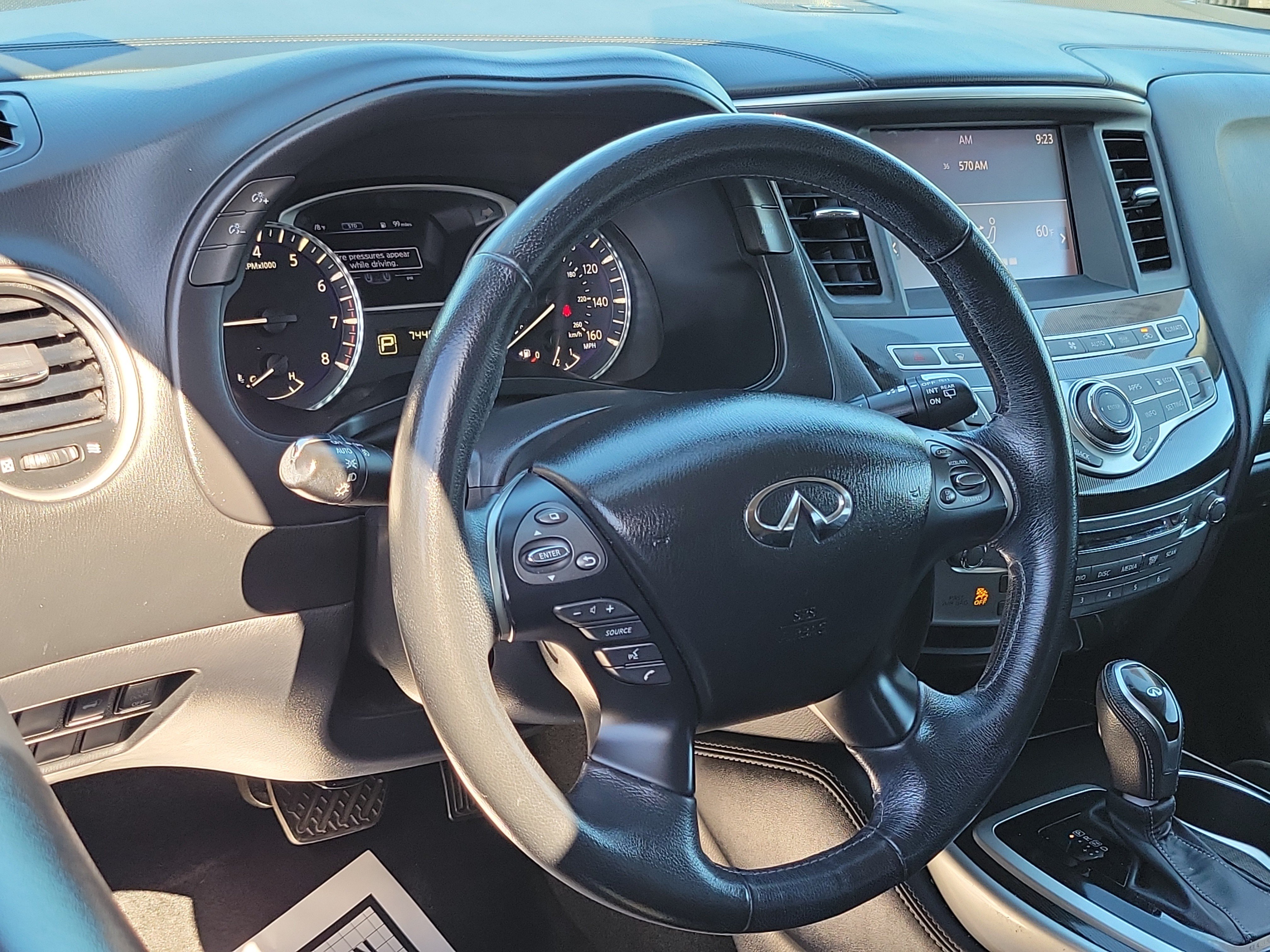 Used 2017 INFINITI QX60 Luxe w/ Premium Package AWD/4WD image 9