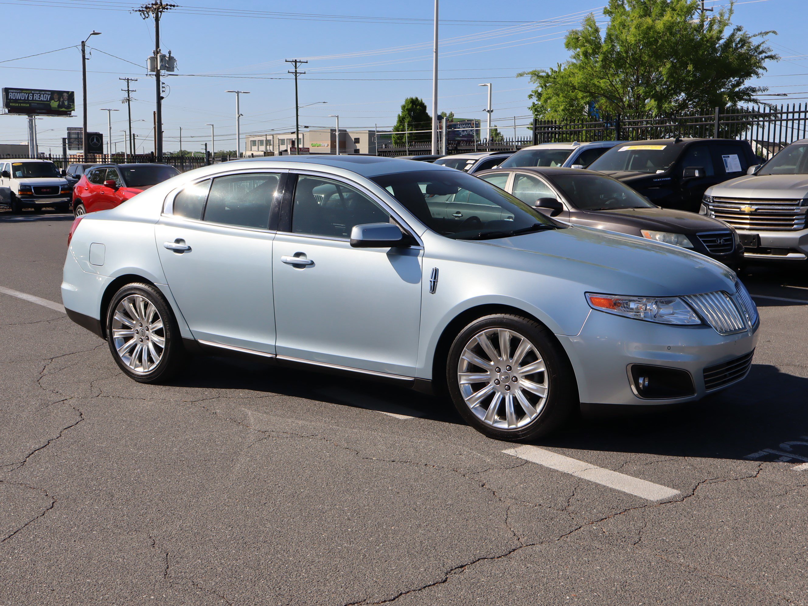 Used 2009 Lincoln MKS image 2