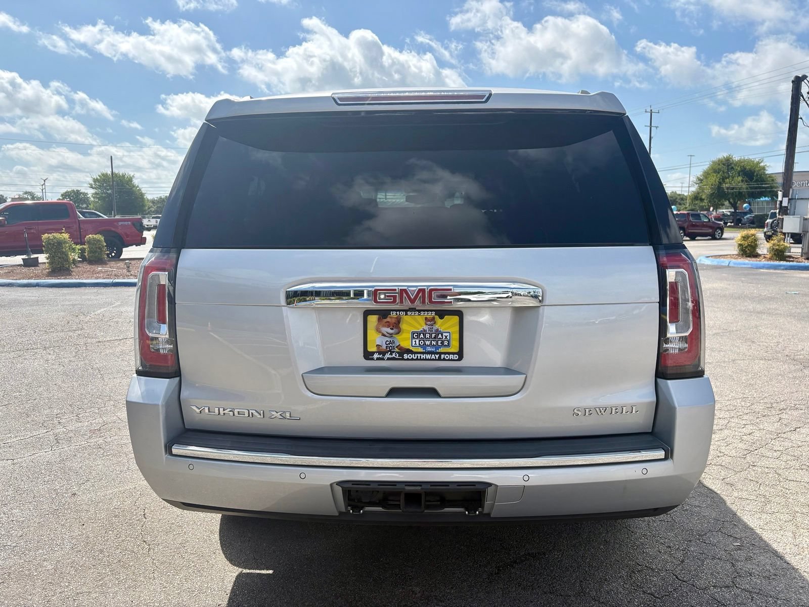 Used 2019 GMC Yukon XL Denali w/ Denali Ultimate Package RWD image 4