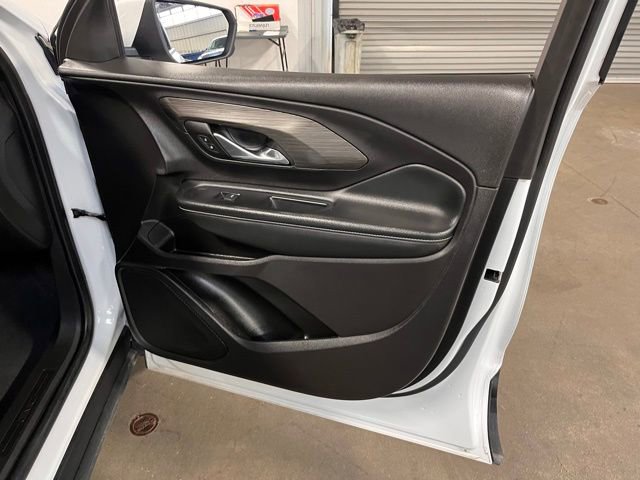 Used 2024 GMC Terrain SLE image 12