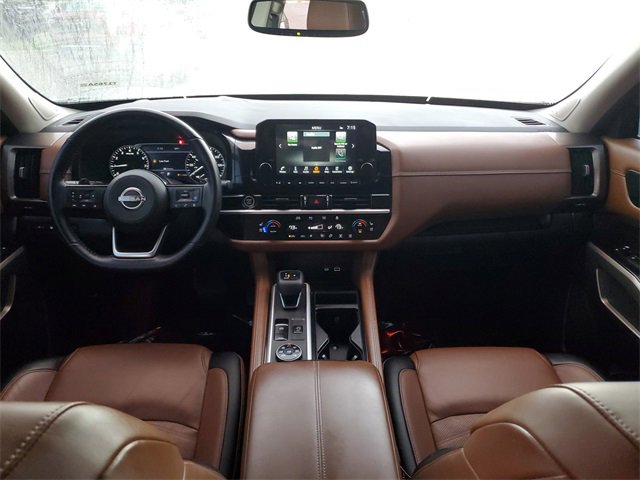 Used 2022 Nissan Pathfinder Platinum image 12