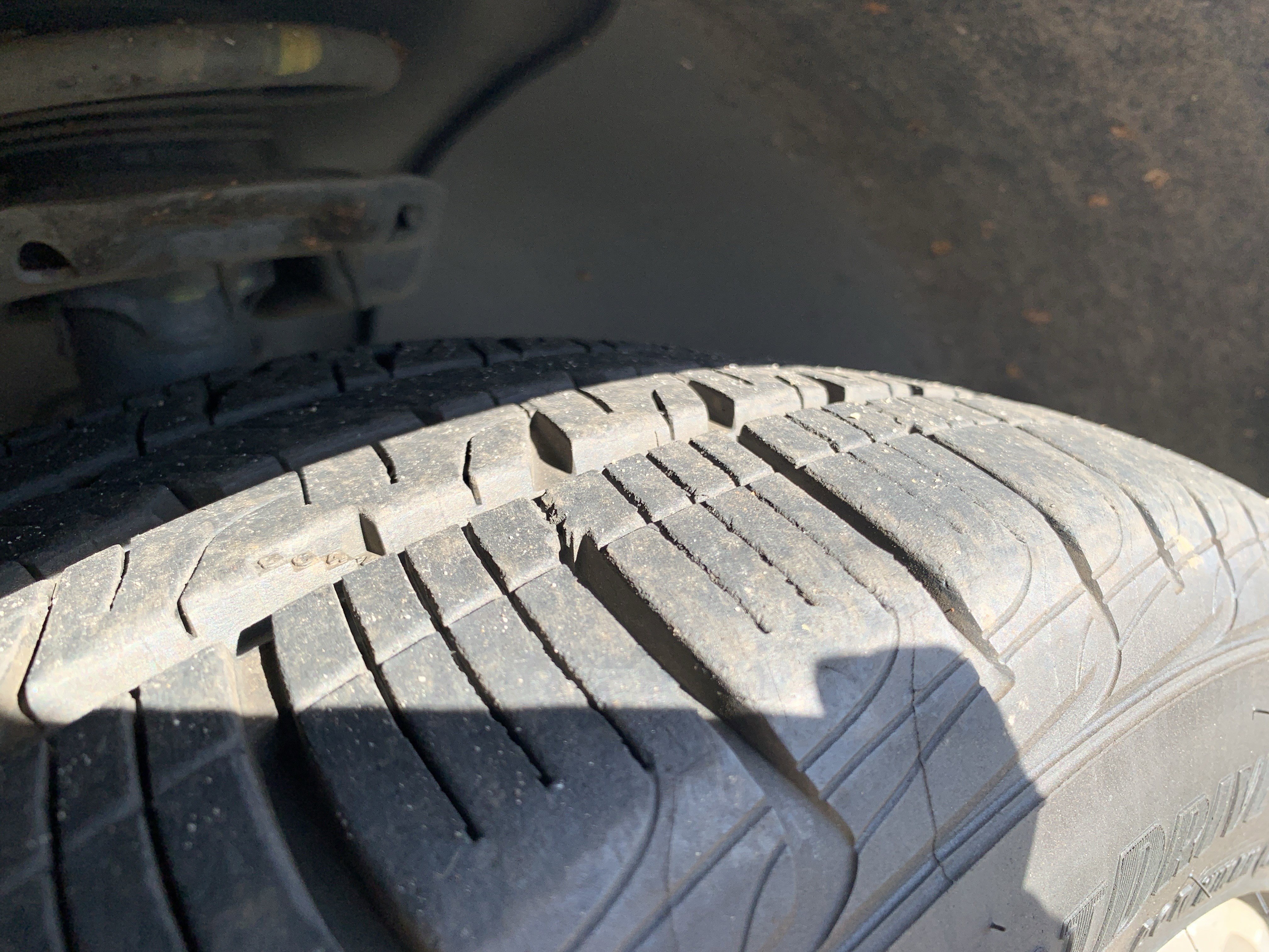 Used 2020 Kia Telluride EX w/ EX Premium Package image 12