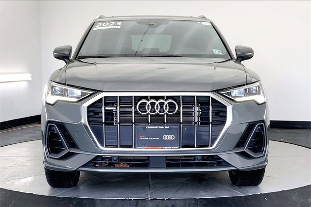 Certified 2023 Audi Q3 2.0T Premium w/ Convenience Package image 3