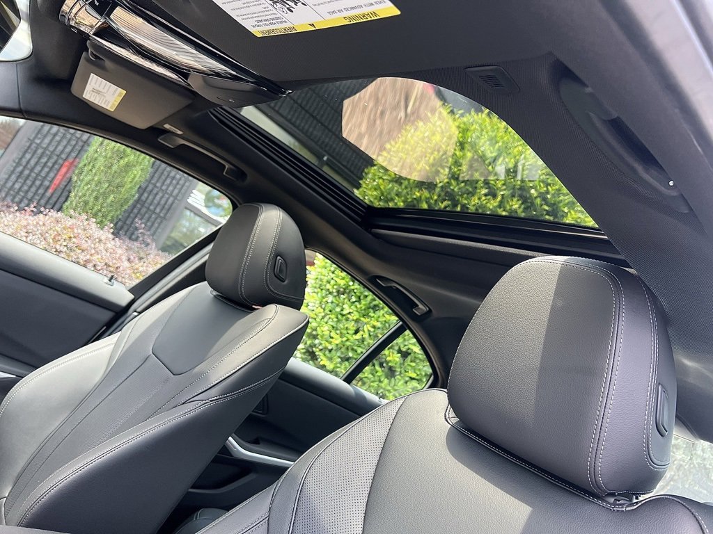 Used 2025 BMW 330i Sedan w/ M Sport Package image 45