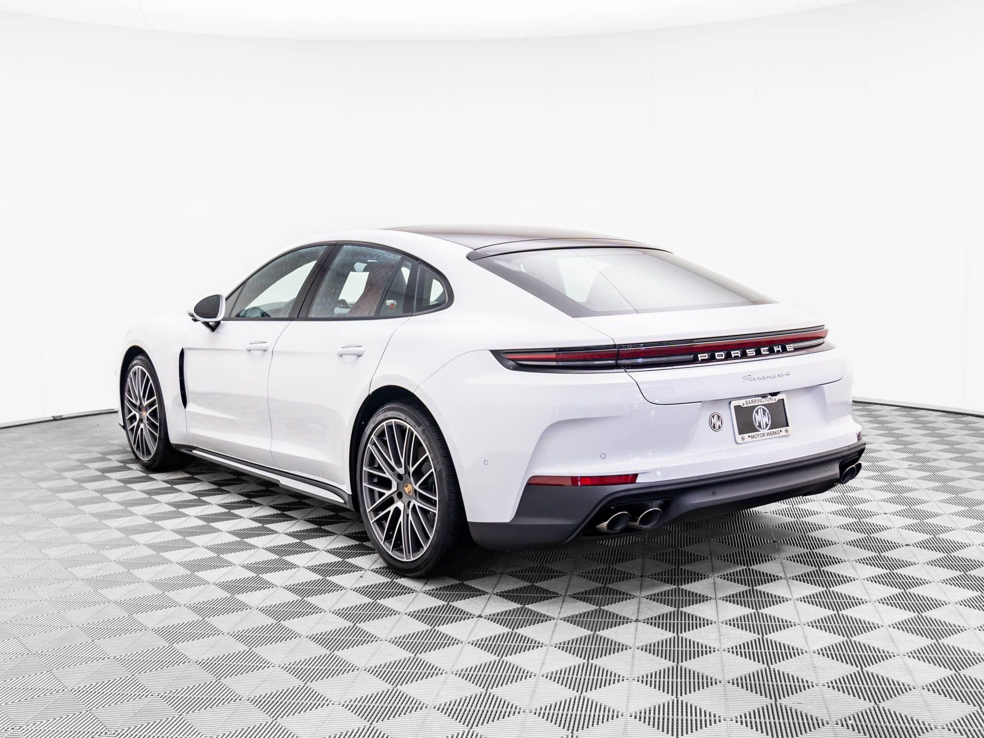 New 2025 Porsche Panamera 4 video 3