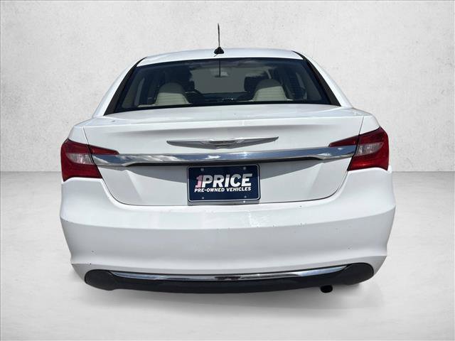Used 2014 Chrysler 200 Touring FWD image 4