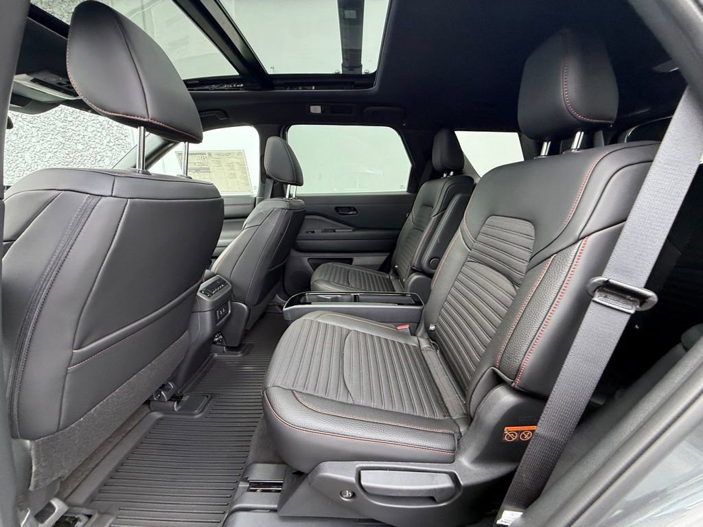 New 2026 Nissan Pathfinder Rock Creek w/ Rock Creek Premium Package AWD/4WD image 19