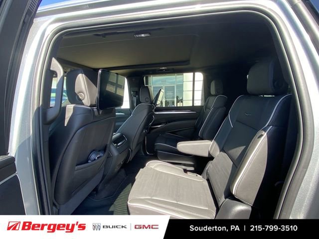 Used 2025 Cadillac Escalade ESV Premium Luxury w/ Touring Package AWD/4WD image 5