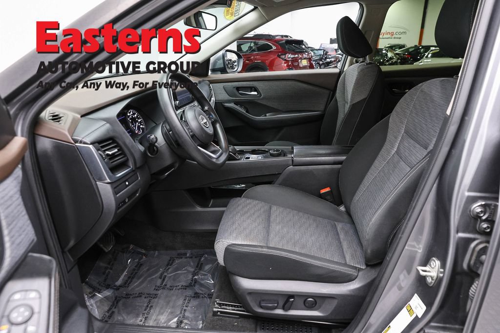 Used 2023 Nissan Rogue SV AWD/4WD image 13