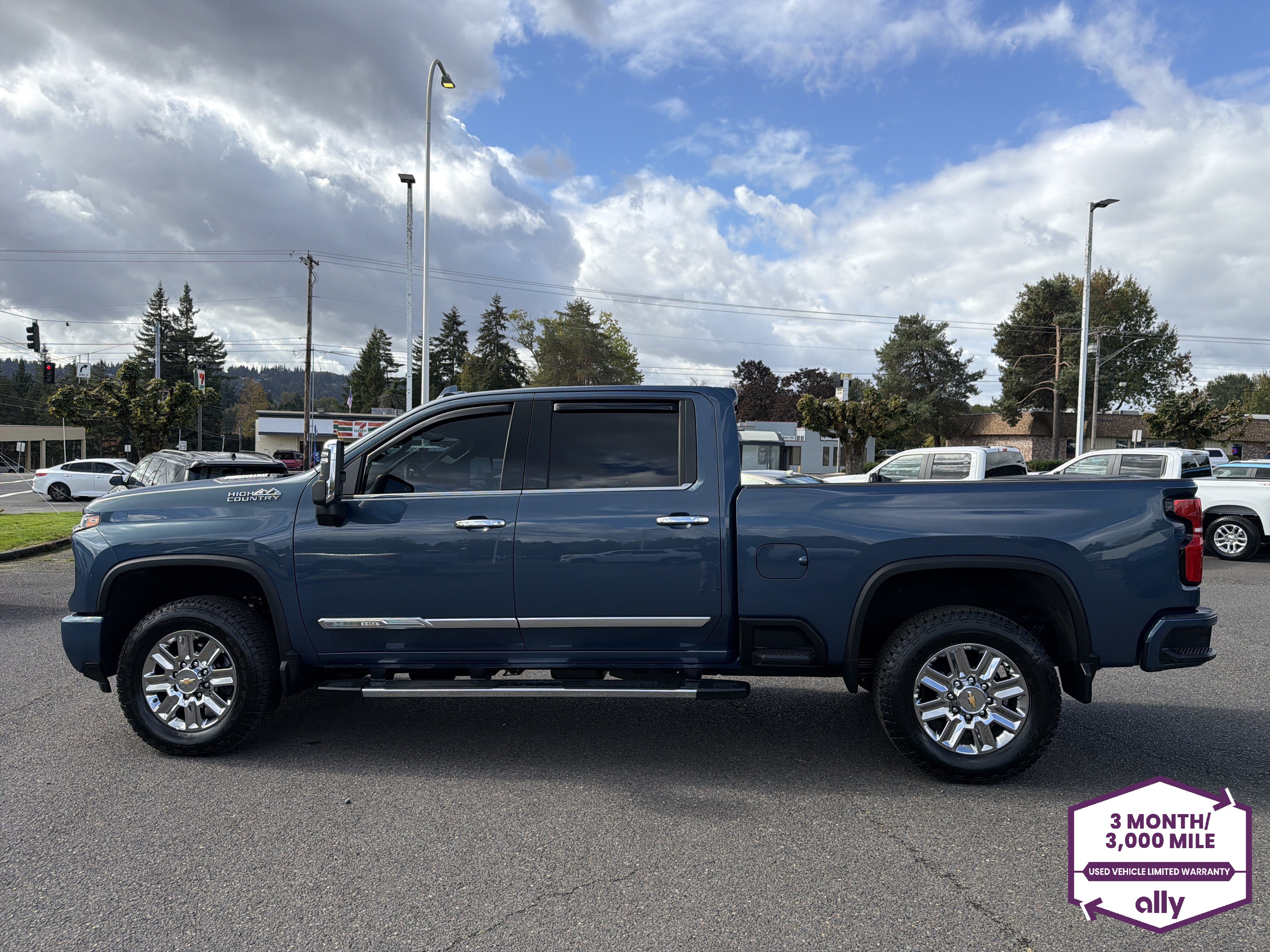Used 2026 Chevrolet Silverado 2500 High Country w/ Technology Package AWD/4WD image 2