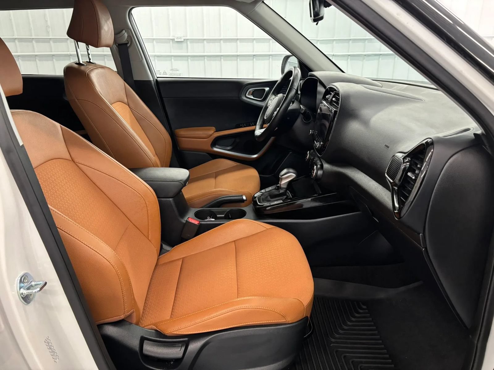 Used 2025 Kia Soul EX FWD image 29