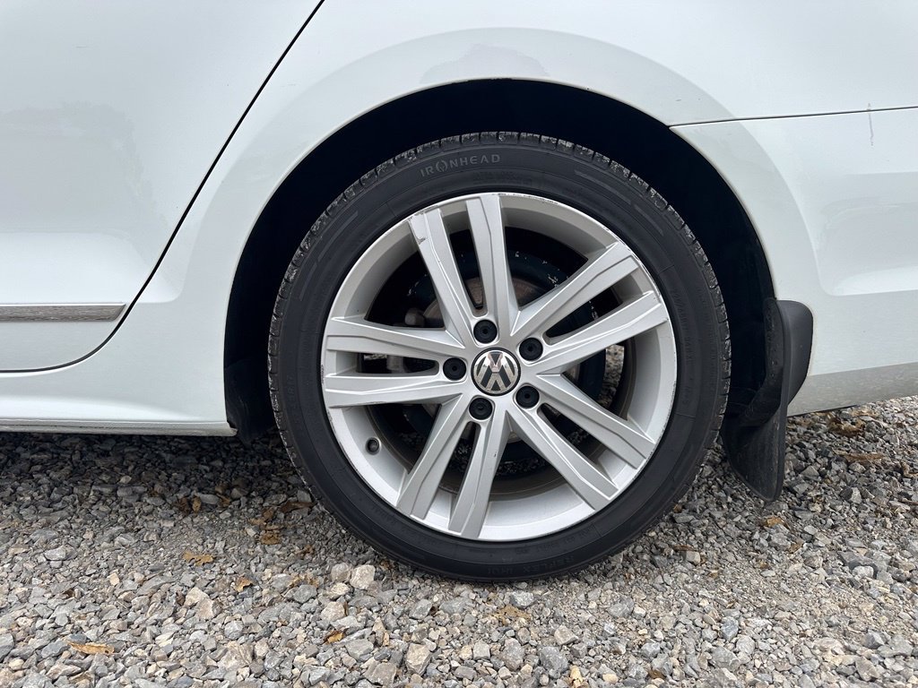 Used 2017 Volkswagen Jetta SEL FWD image 7