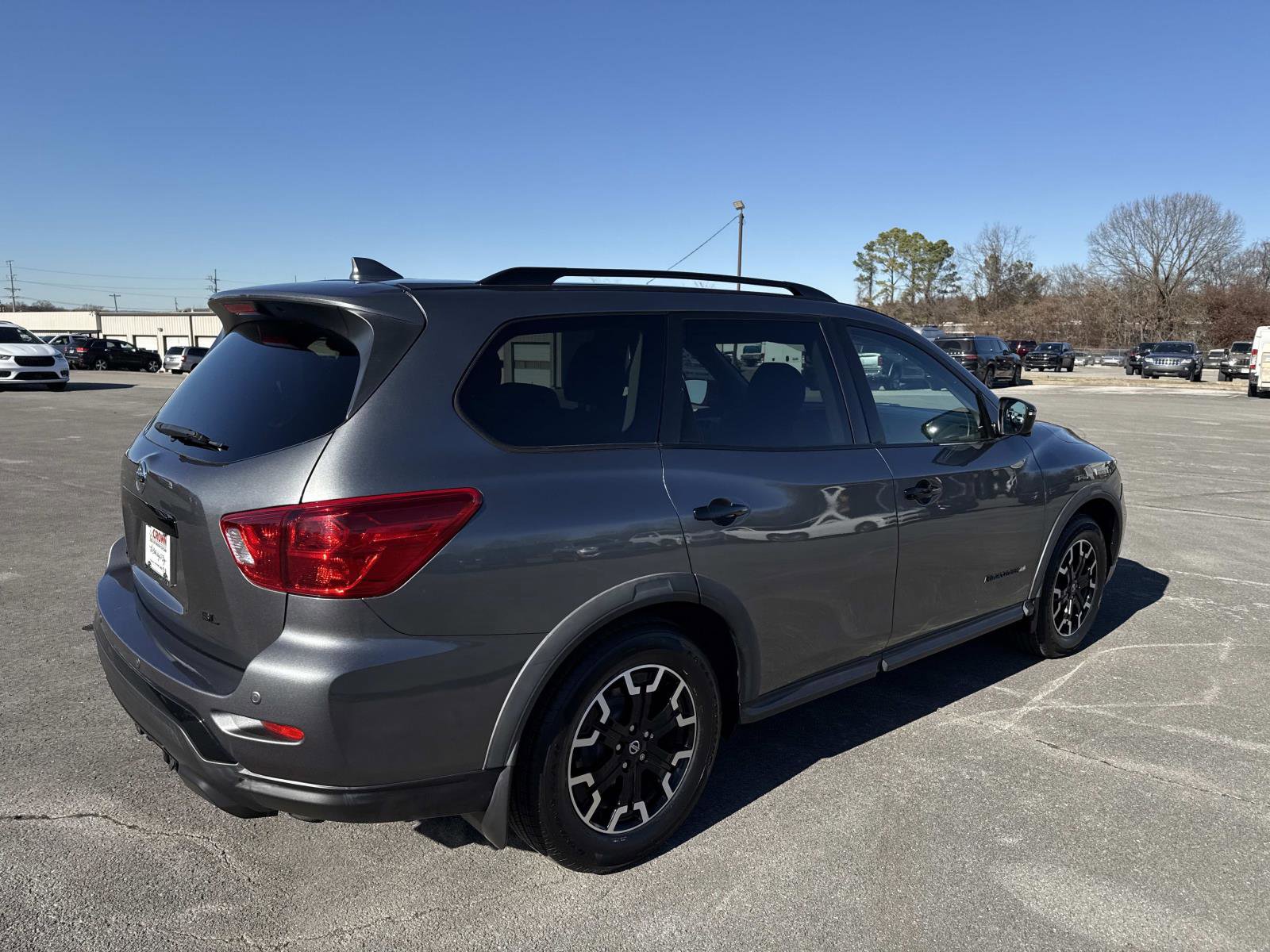 Used 2020 Nissan Pathfinder SL image 5