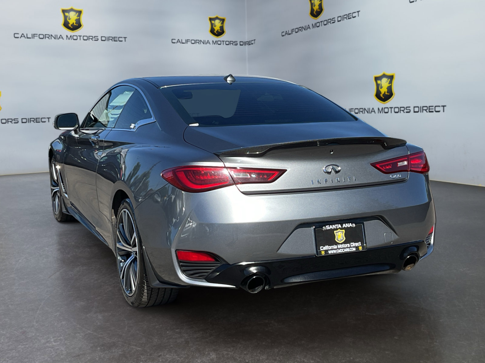 Used 2017 INFINITI Q60 2.0t w/ Moonroof Package RWD image 7