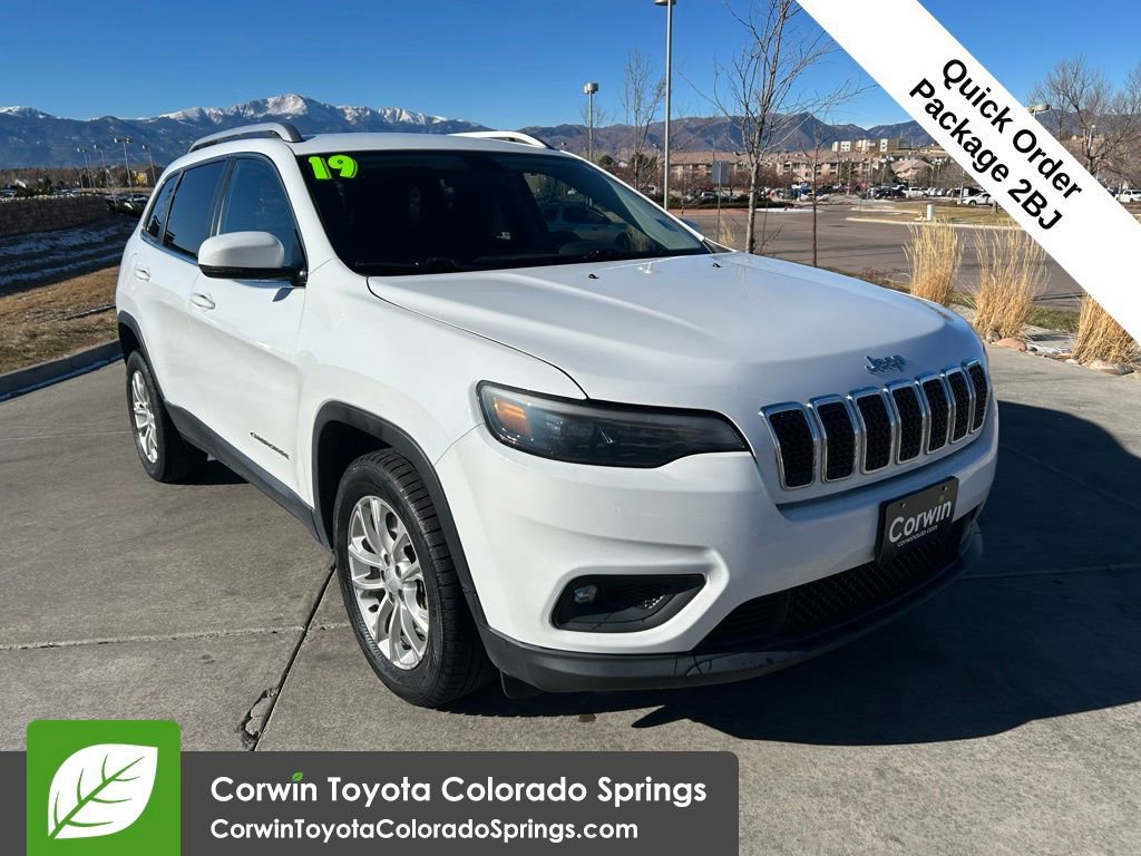 Used 2019 Jeep Cherokee Latitude w/ Popular Appearance Group image 1