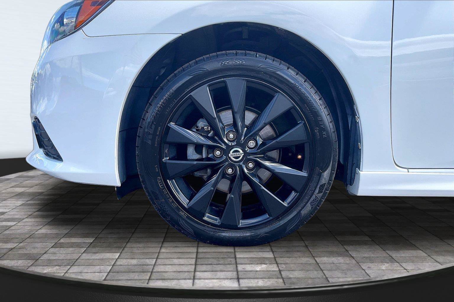 Used 2018 Nissan Sentra SR w/ SR Midnight Edition Package FWD image 10