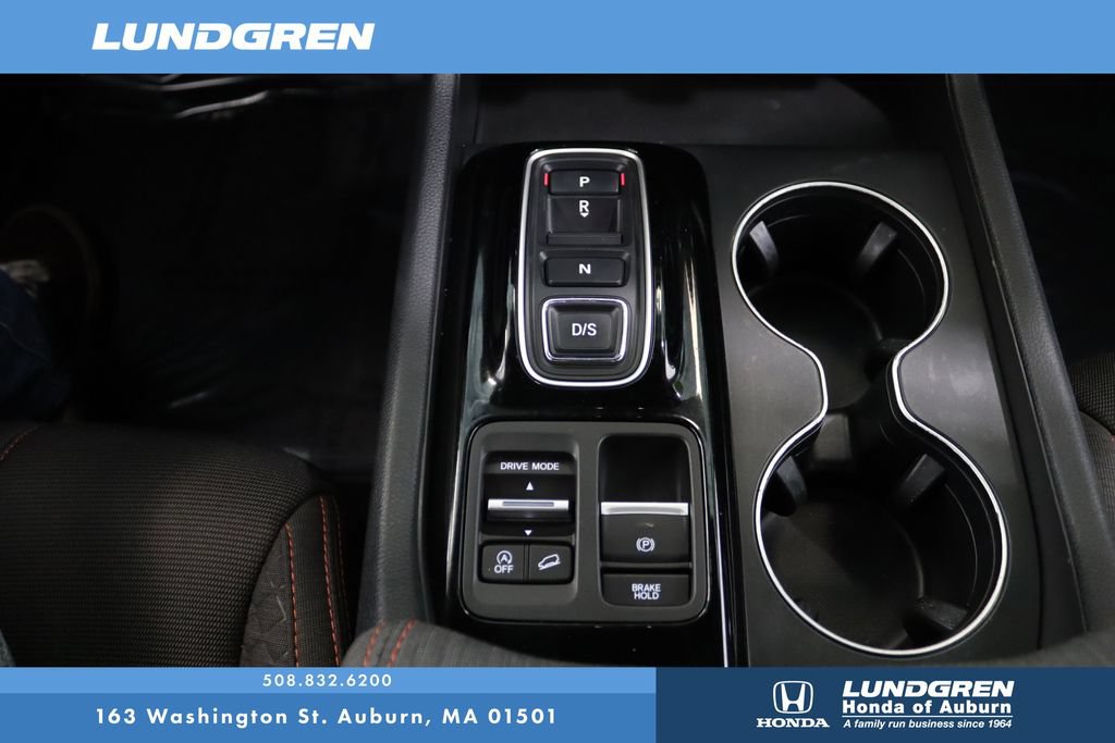Used 2025 Honda Pilot Sport image 27