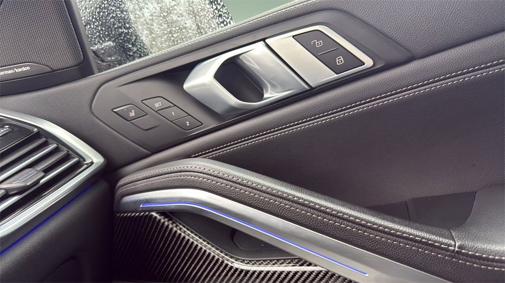 Used 2020 BMW X6 M50i w/ Executive Package image 15