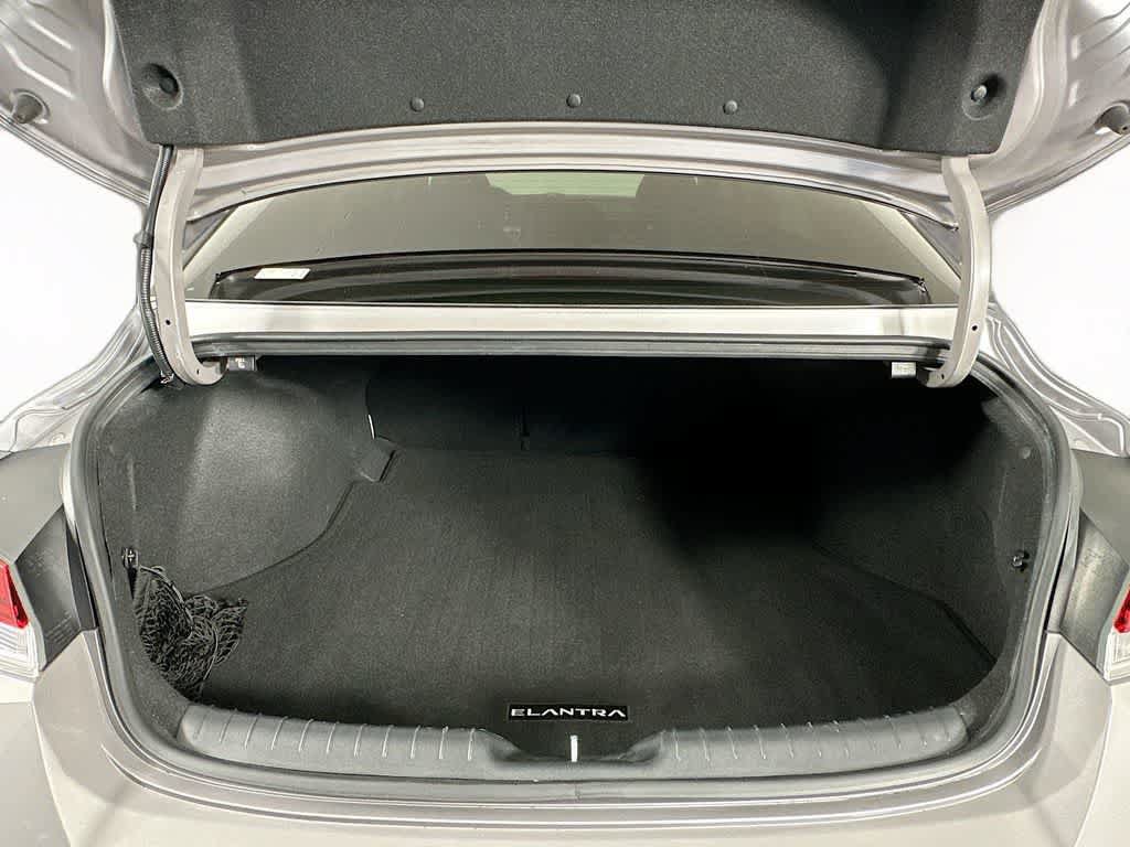 Used 2022 Hyundai Elantra Limited FWD image 20