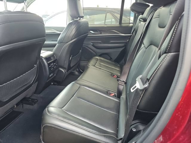 Used 2024 Jeep Grand Cherokee Limited w/ Luxury Tech Group II AWD/4WD image 12
