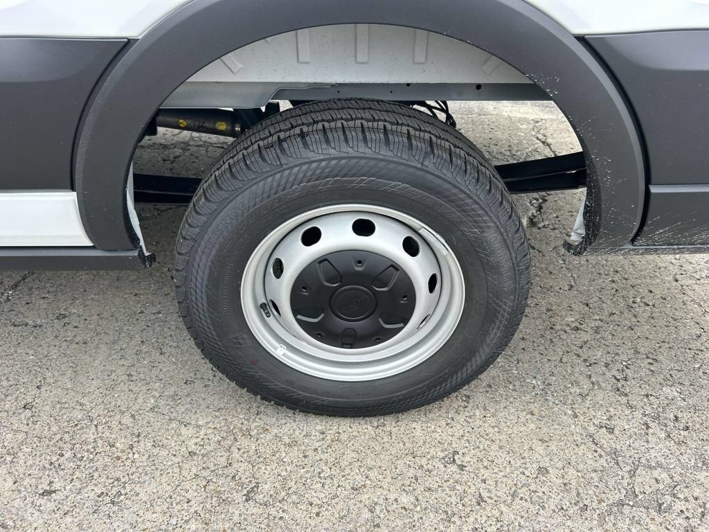 New 2026 Ford Transit 250 148 Medium Roof RWD image 13