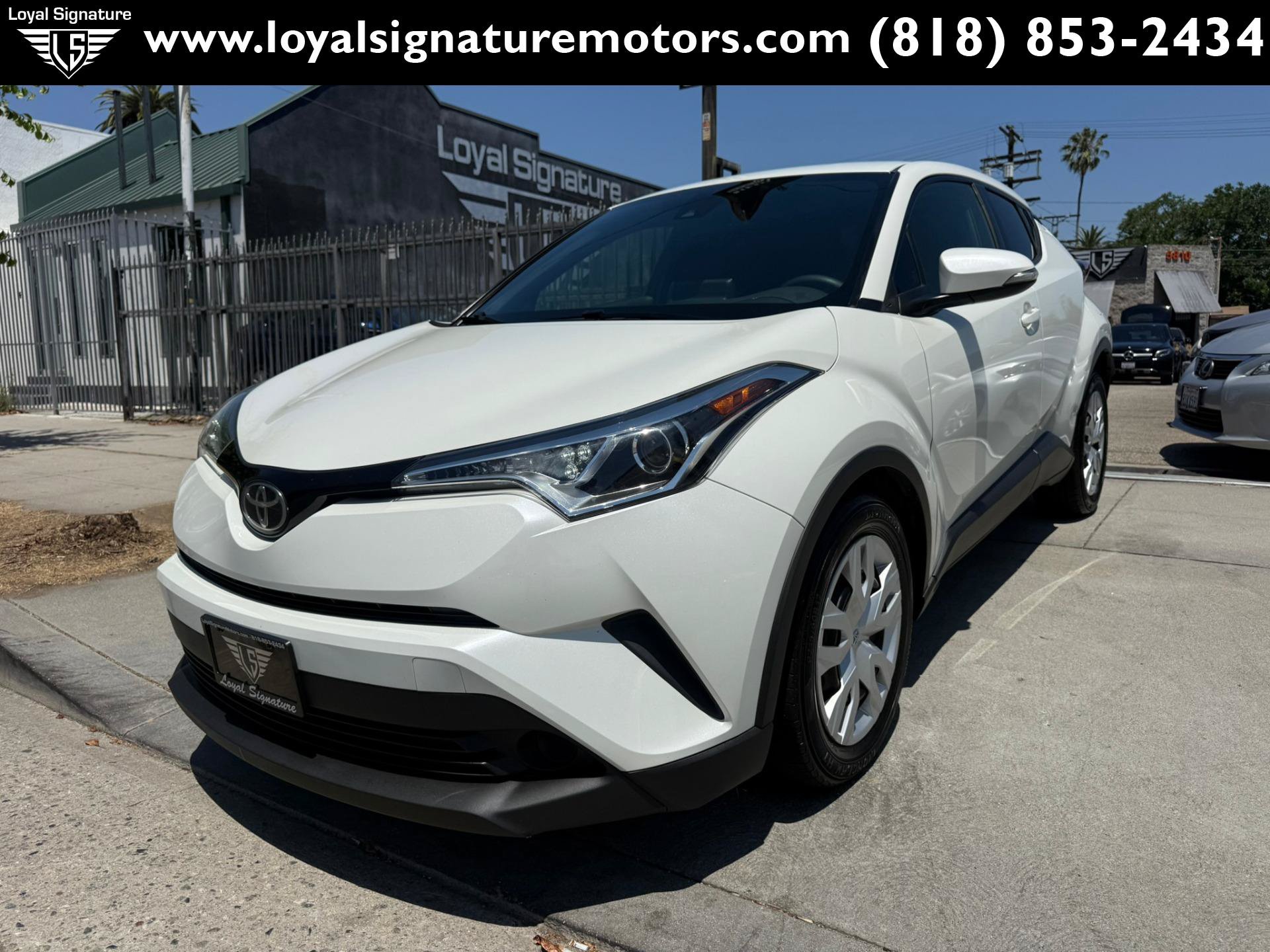 Used 2019 Toyota C-HR LE FWD image 3