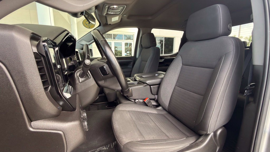 Used 2025 Chevrolet Silverado 1500 LT RWD image 4