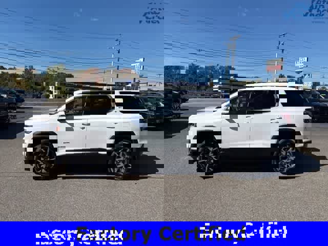 Certified 2023 GMC Acadia SLE image 4