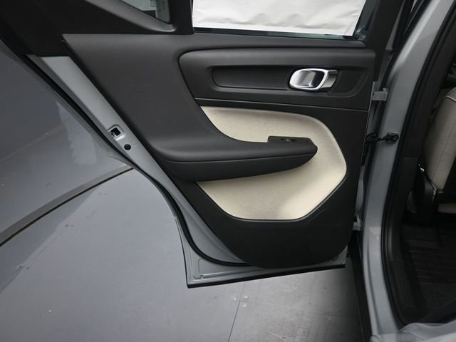 New 2026 Volvo XC40 B5 Ultra w/ Protection Package Premier image 23