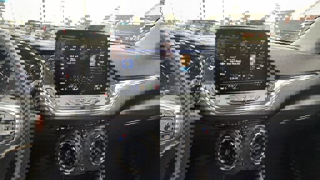 Certified 2025 Chevrolet Blazer LT w/ Midnight/Sport Edition image 28