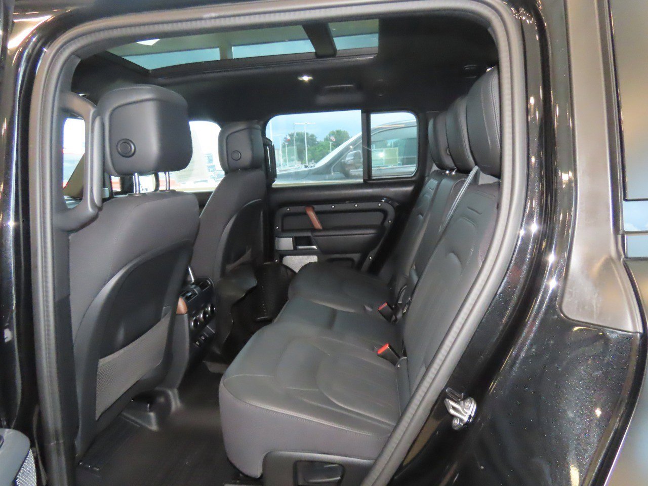 Used 2024 Land Rover Defender 130 X AWD/4WD image 17