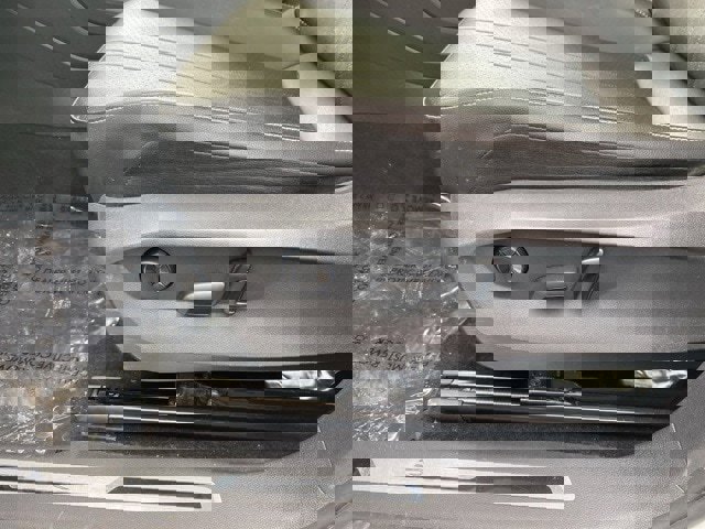 Used 2023 Volkswagen Tiguan SE R-Line image 21