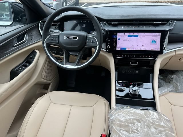 New 2026 Jeep Grand Cherokee L Limited AWD/4WD image 18