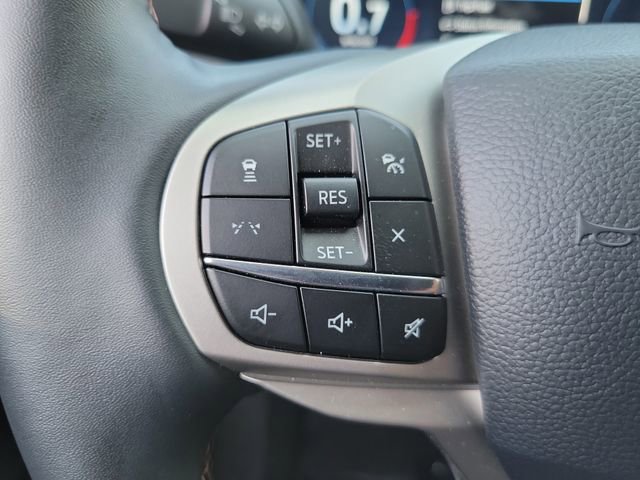 Used 2025 Ford Explorer Active w/ Active Comfort Package RWD image 5