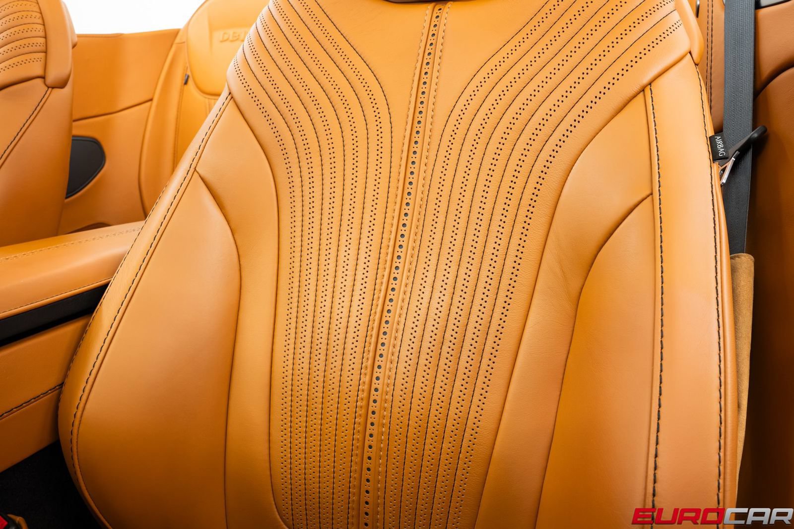 Used 2019 Aston Martin DB11 Volante RWD image 40