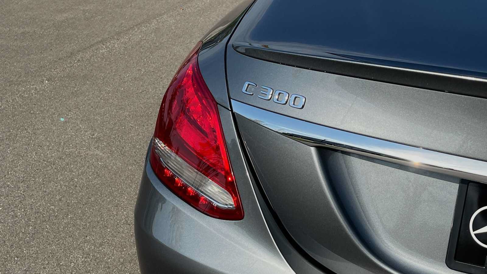 Used 2018 Mercedes-Benz C 300 4MATIC Sedan image 24