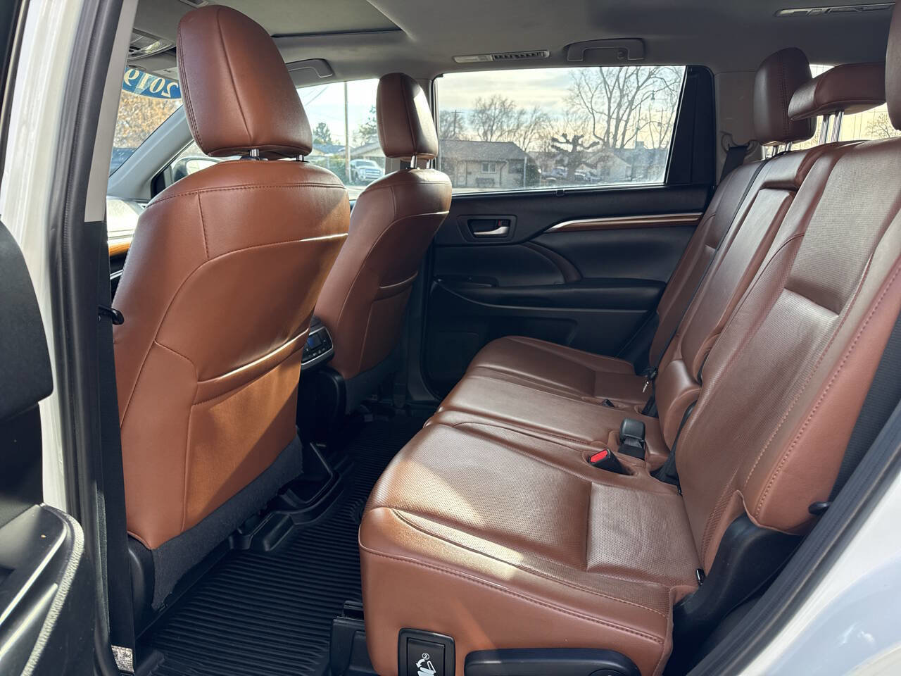 Used 2019 Toyota Highlander Limited AWD 4dr SUV image 7