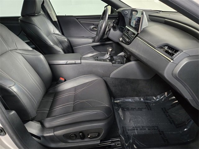 Certified 2022 Lexus ES 300h w/ Luxury Package image 24