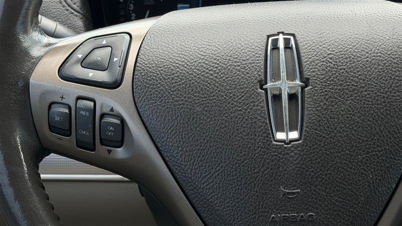 Used 2011 Lincoln MKX 2WD w/ 101A Rapid Spec Order Code image 31