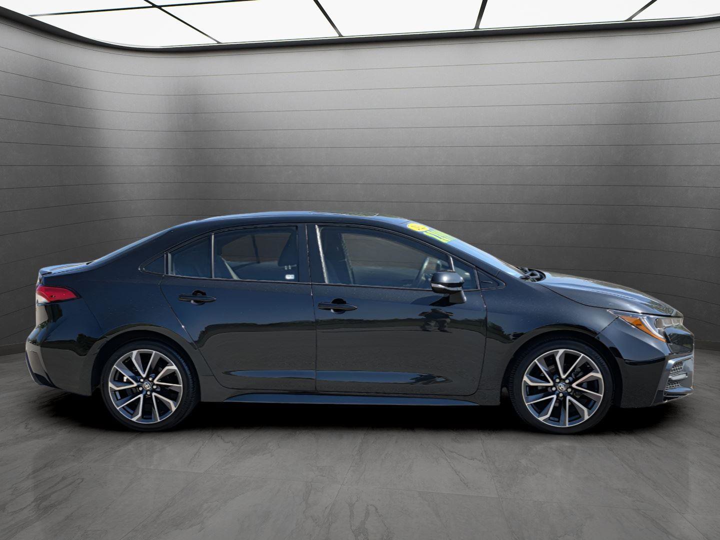 Used 2022 Toyota Corolla SE image 4