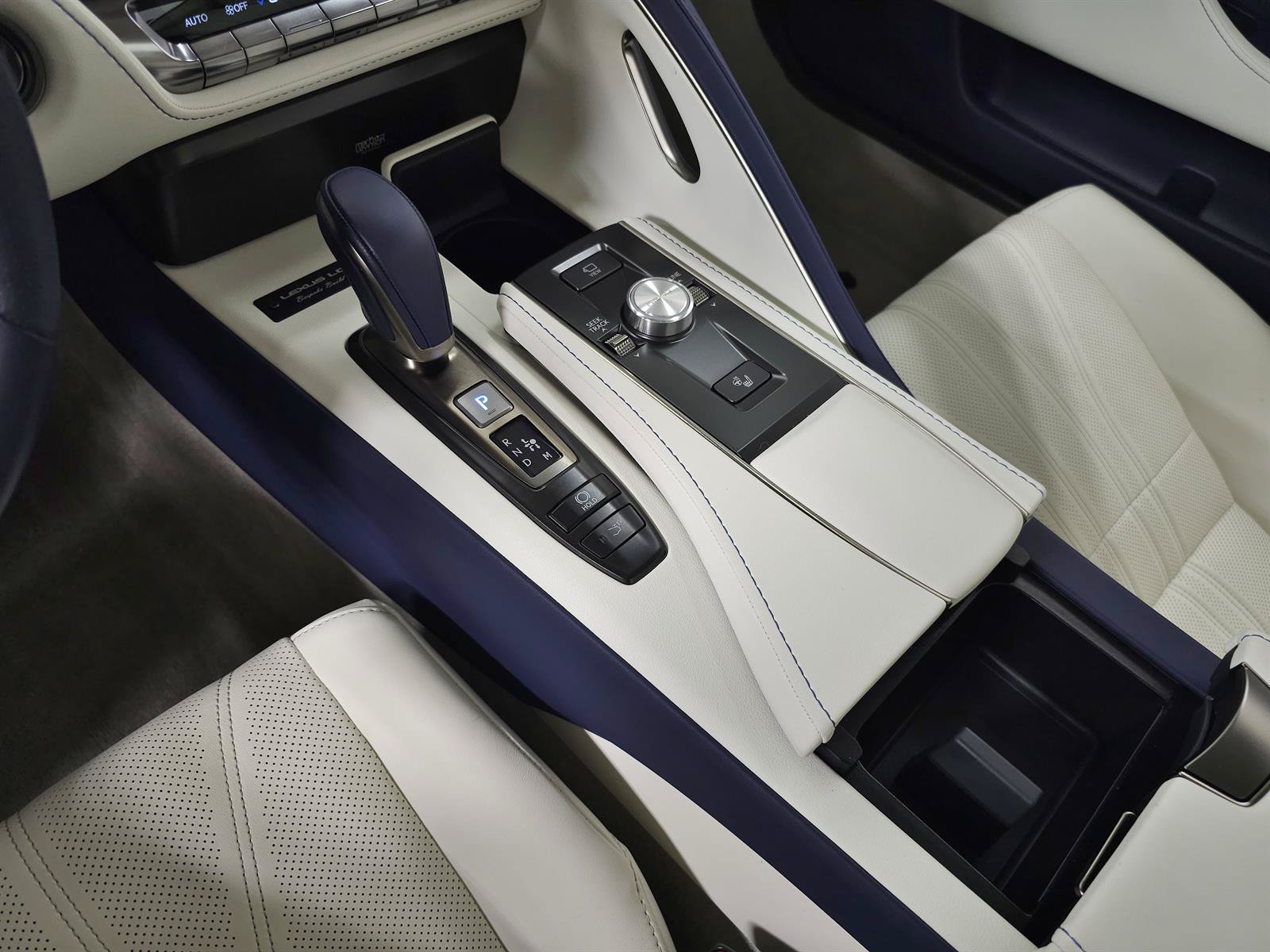 Used 2024 Lexus LC 500 Coupe w/ Bespoke Build Package RWD image 32