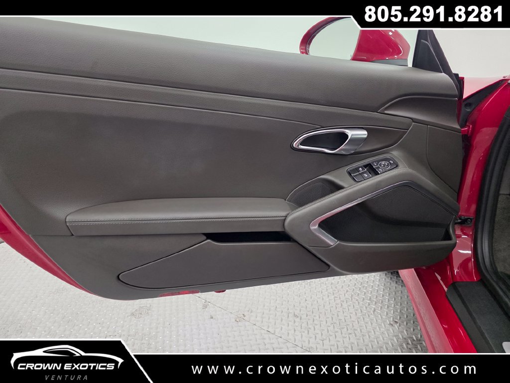 Used 2024 Porsche 718 Cayman RWD image 19