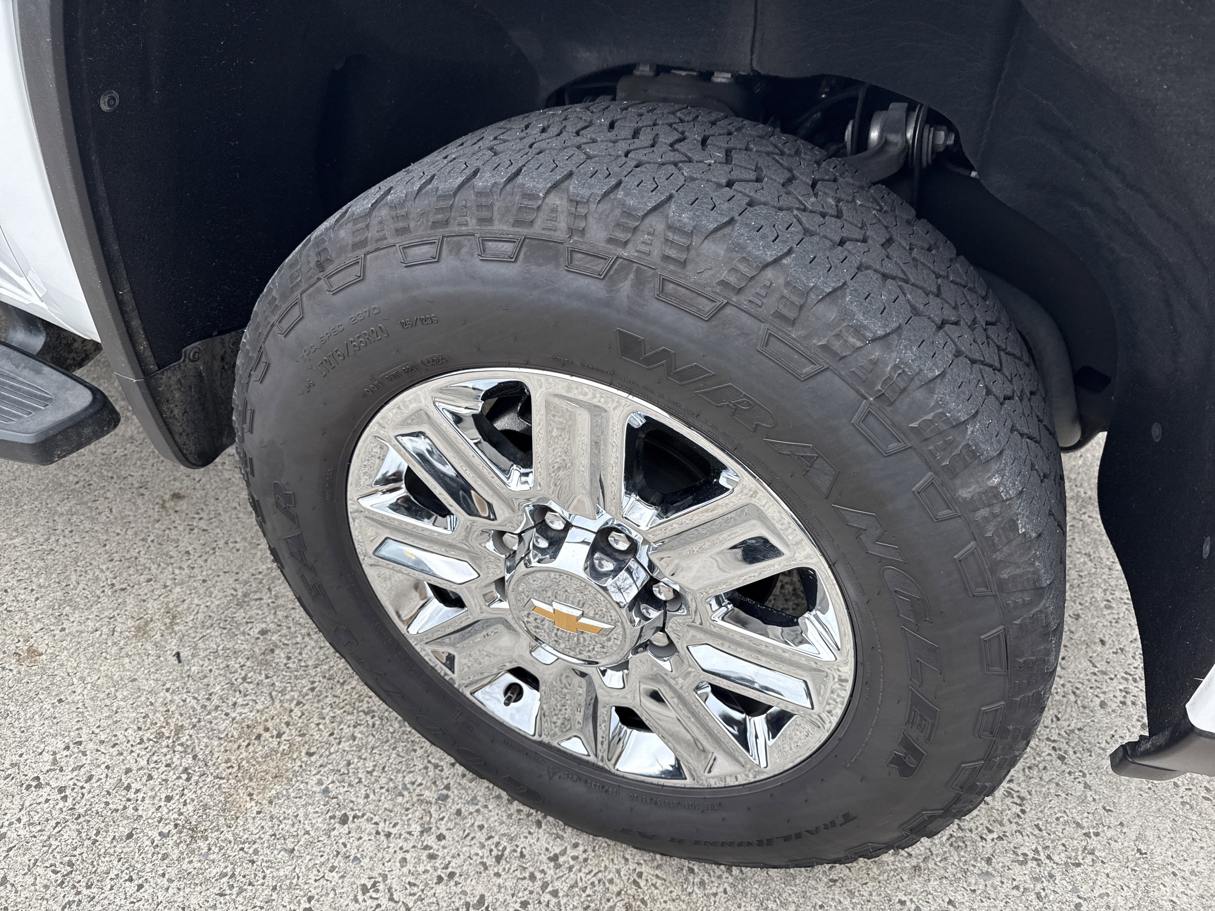 Used 2024 Chevrolet Silverado 2500 High Country w/ Technology Package image 14