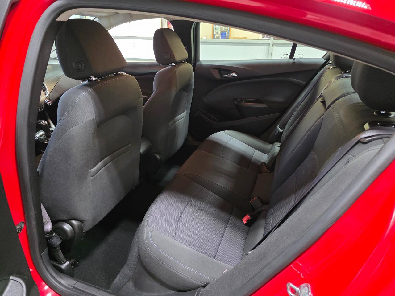 Used 2016 Chevrolet Cruze LT FWD image 18