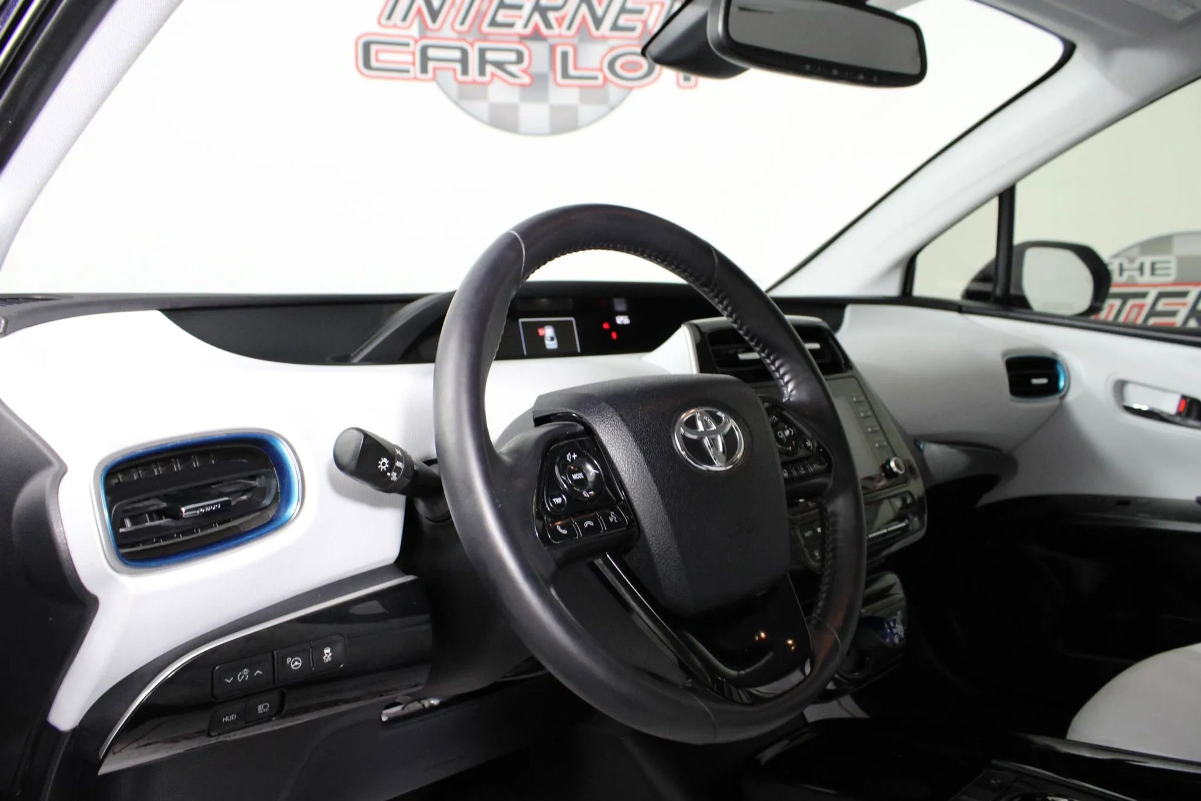 Used 2022 Toyota Prius XLE w/ Advanced Technology Package AWD/4WD image 10