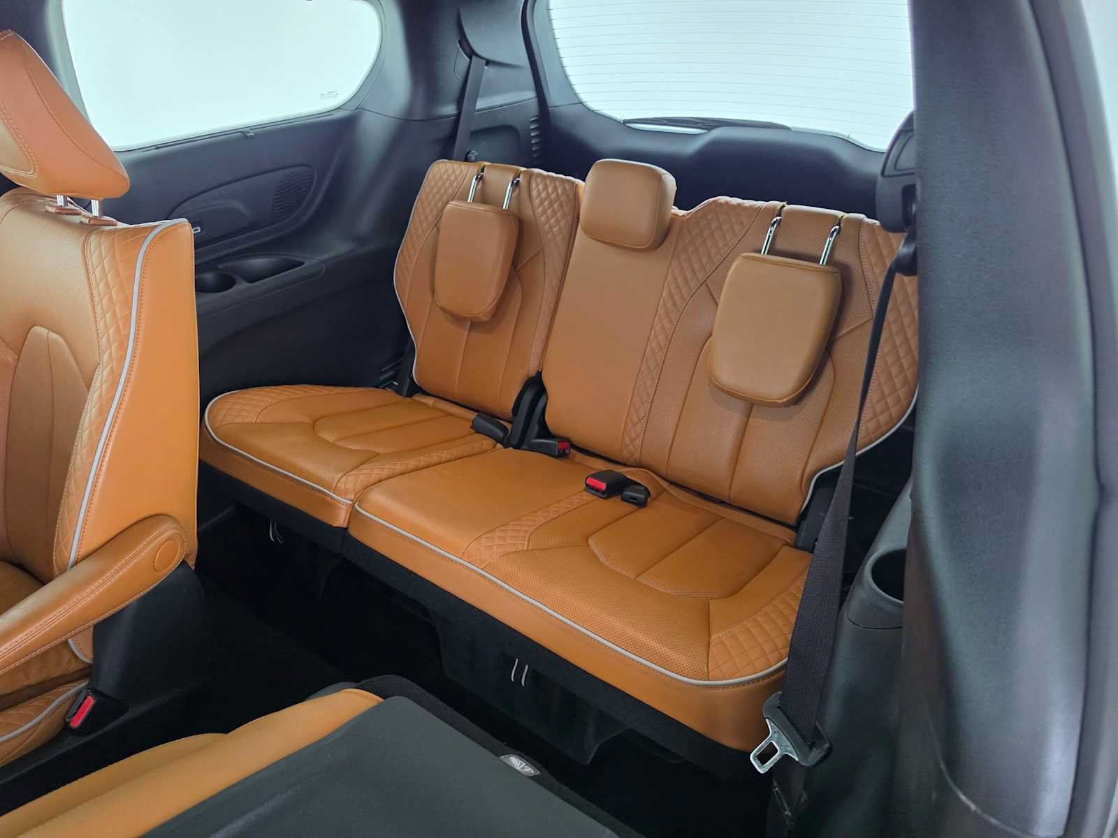 Used 2023 Chrysler Pacifica Pinnacle FWD image 17
